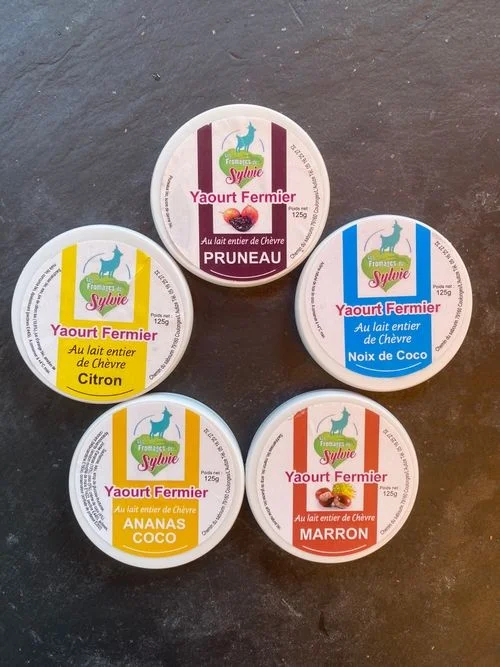 Yaourts fermiers aromatisés au lait entier de chèvre
